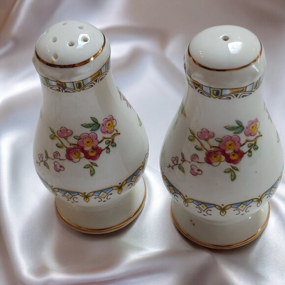 Royal Grafton Malvern Fine Bone China Four Piece Cruet Salt Pepper Shaker Set - Picture 14 of 16